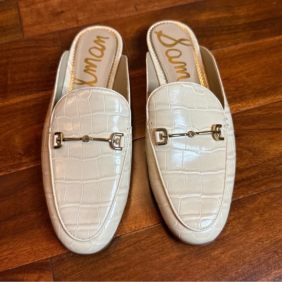 Sam Edelman Cream and Gold Flats with Textured Design - Picture 2 of 12